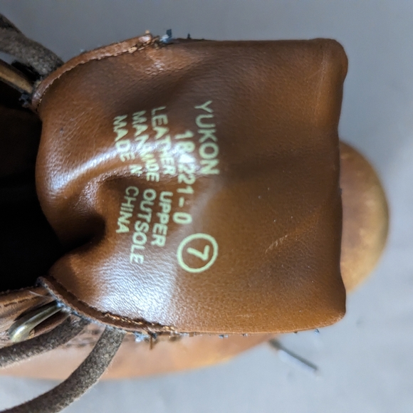 Size 7 boot - Picture 5 of 6